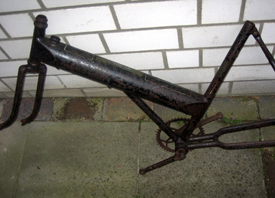 bismarck-moped-radevormwald-SAXONETTE-rahmen-vor-restauration
